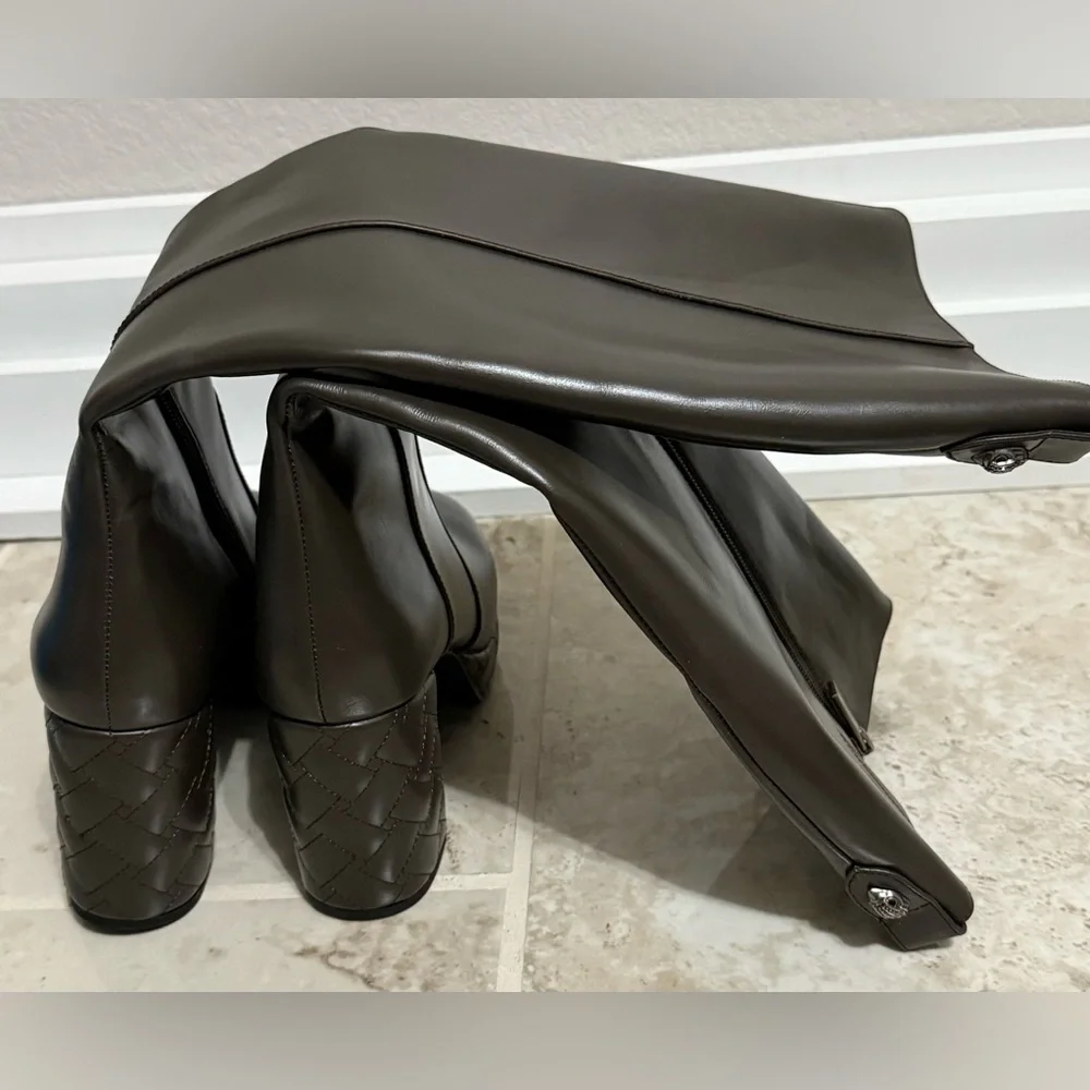 Women's Over-the-Knee Platform Boots in Dark Brown